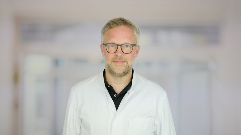 Dr. med. Michael Berndsen, Chefarzt der Abteilung Obere Extremität, Hand- und Mikrochirurgie am Immanuel Krankenhaus Berlin Dr. med. Michael Berndsen, Chefarzt der Abteilung Obere Extremität, Hand- und Mikrochirurgie am Immanuel Krankenhaus Berlin