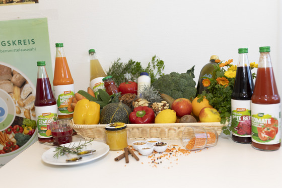 Auf dem Foto sieht man Gesunde Lebensmittel - Ernährungsberatung Auf dem Foto sieht man Gesunde Lebensmittel - Ernährungsberatung