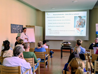 Dr. med. Hans Bastian, Leitender Oberarzt 