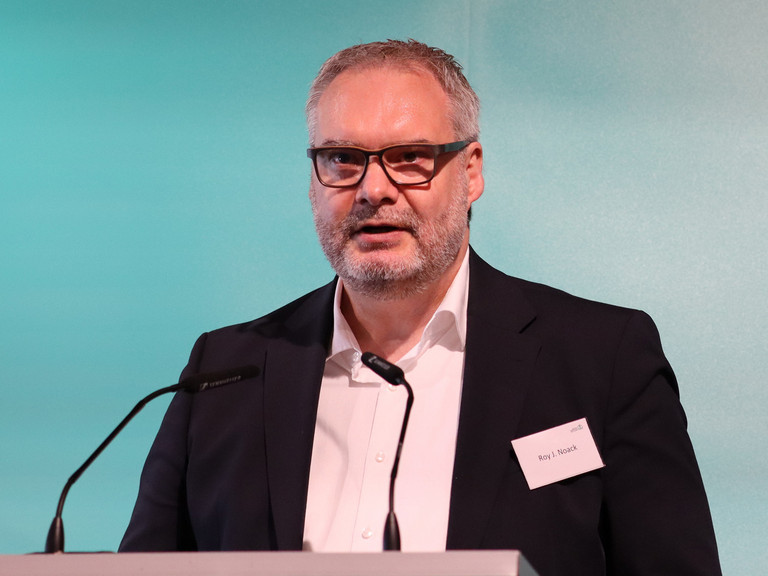 Roy J. Noack hält als Geschäftsführer des Immanuel Krankenhaus Berlin einen Vortrag beim DKG-Zukunftsforums Krankenhaus