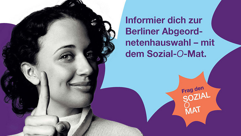 Teaserplakat zum Sozial-O-Mat des Diakonischen Werks Berlin-Brandenburg-schlesische Oberlausitz, eine Frau hebt vor lilanem Hintergrund den Finger und weist auf das Angebot zur Berliner Abgeordnetenhauswahl hin
