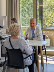 Anamnesegespräch mit Prof. Andreas Michalsen und seinem Team Anamnesegespräch mit Prof. Andreas Michalsen und seinem Team